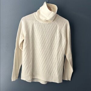 🤍 C&C CALIFORNIA Women's Soft Cream Sweater women’s sweater medium EUC